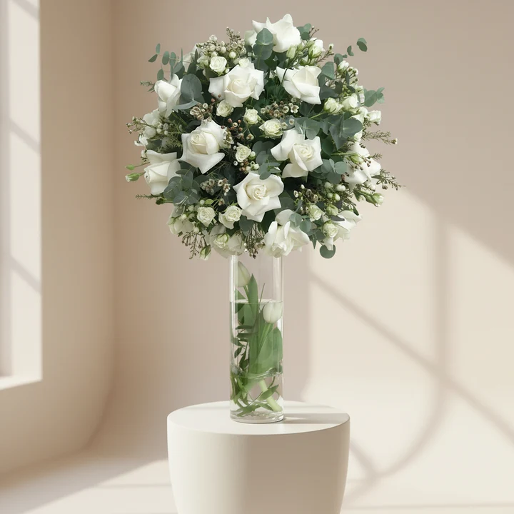Whiteness Flower vase image 1
