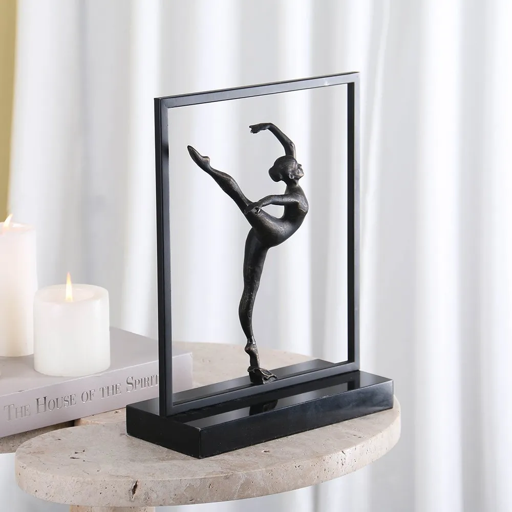 Dancing Girl thumbnail 2