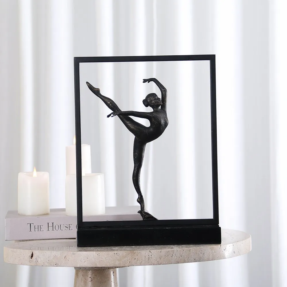 Dancing Girl thumbnail 3