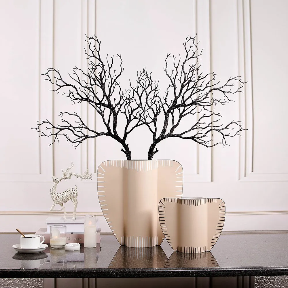 Luxurious Leather Vase thumbnail 2