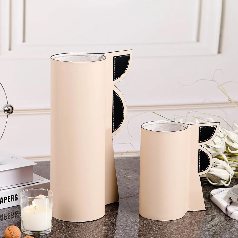 Luxurious Leather Vase thumbnail 2