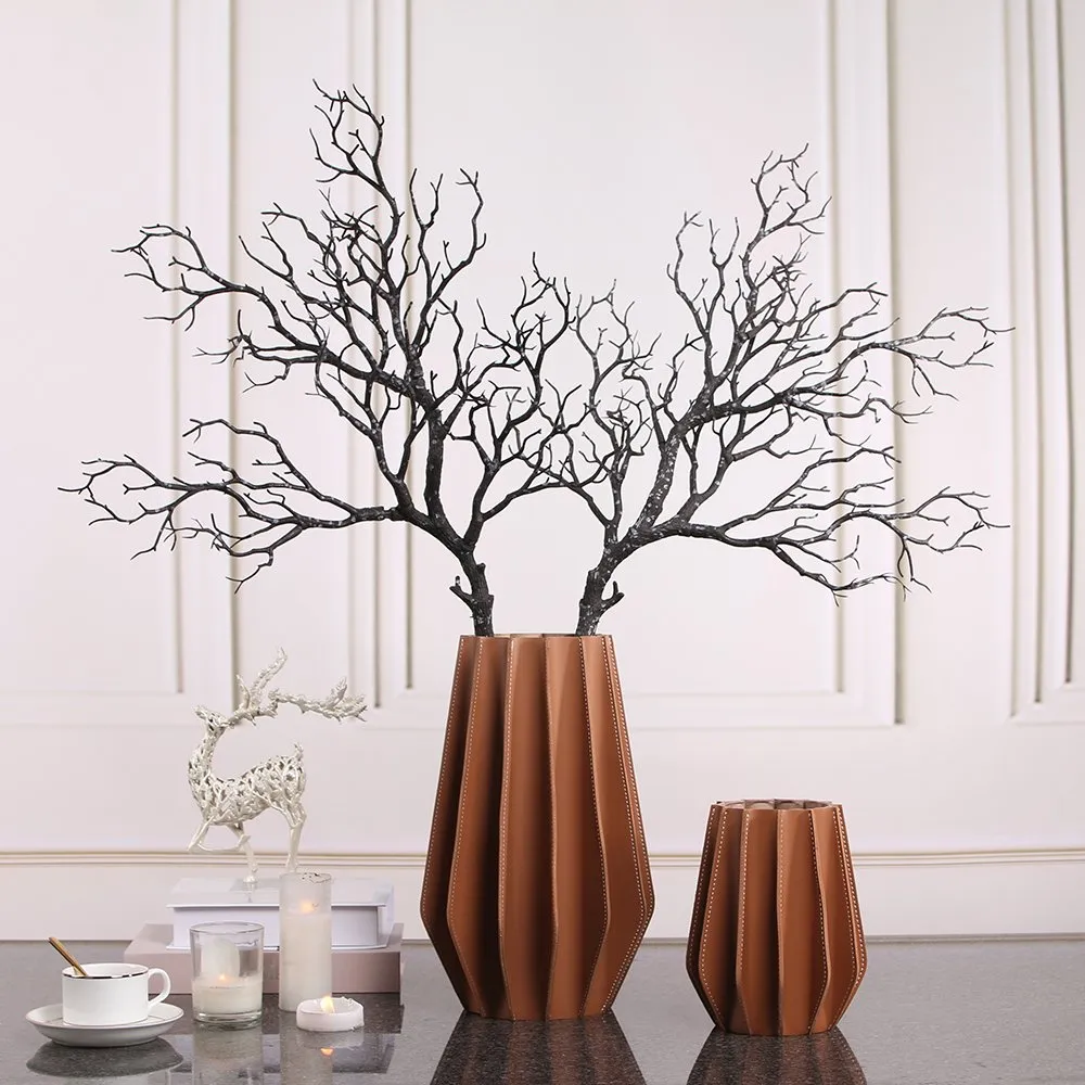 Leather Vase thumbnail 3