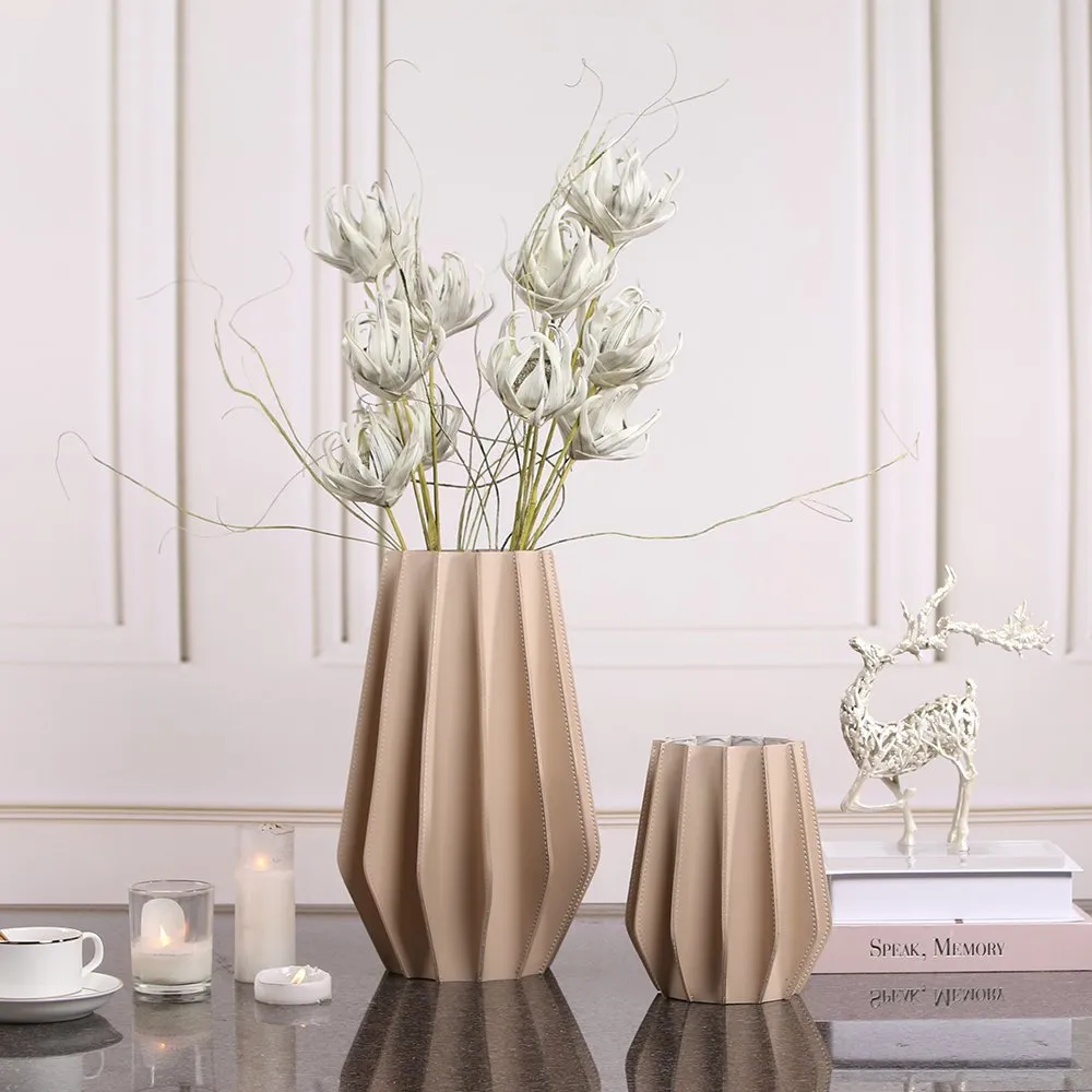 Leather Vase thumbnail 4