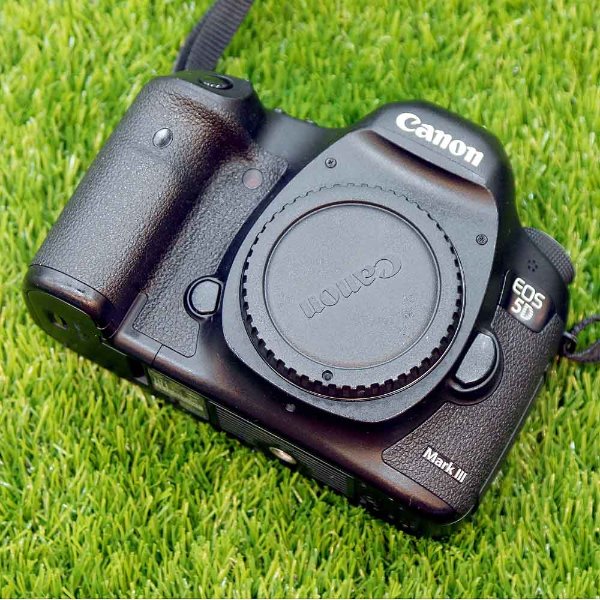 USED Canon EOS 5D Mark III DSLR Camera - BODY image 1